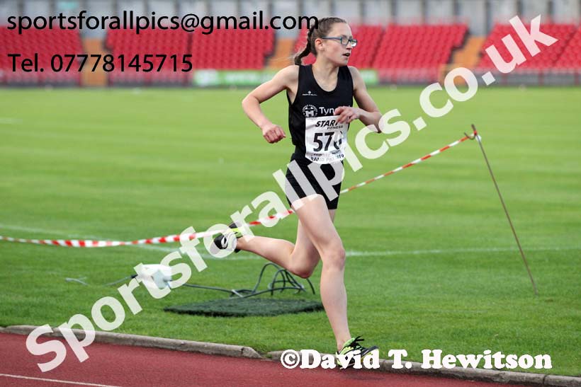 Boys and Girls under-15s 3000 metres, 2019 North East Grand Prix, Gateshead Stadium. Photo: David T. Hewitson/Sports for All Pics